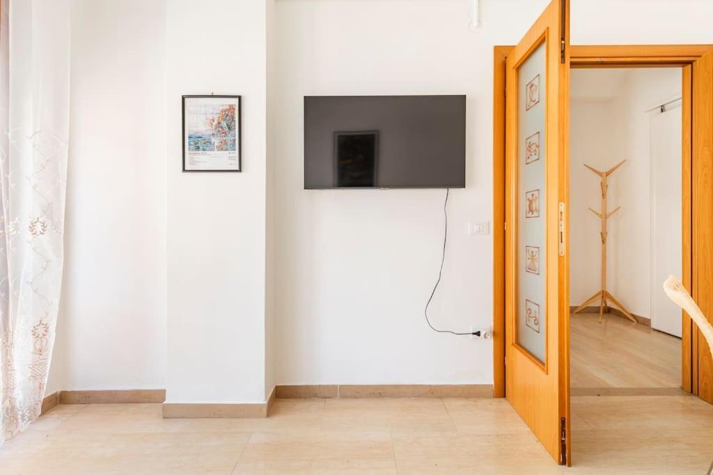 Casa Etruschi - Appartamento Con Posto Auto 利沃诺 外观 照片